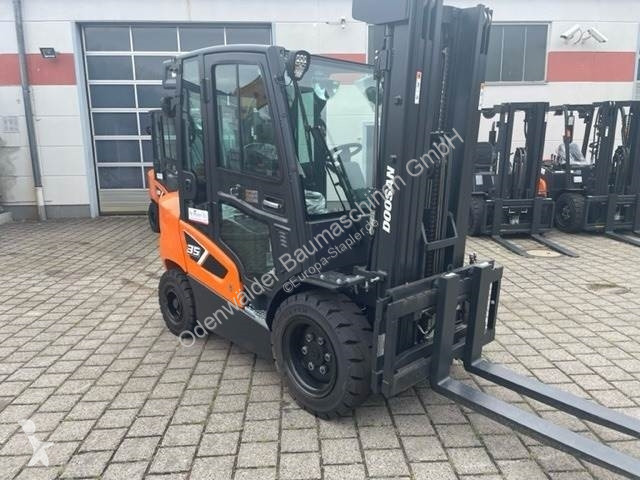 Carrello elevatore Doosan D35C-9