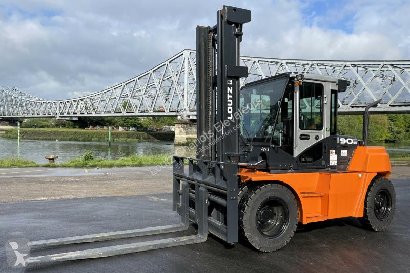 Teleskopický manipulátor Doosan D90S7