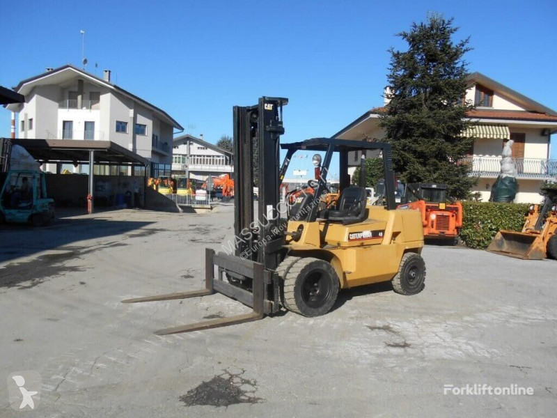 Caterpillar DP40KL Gabelstapler