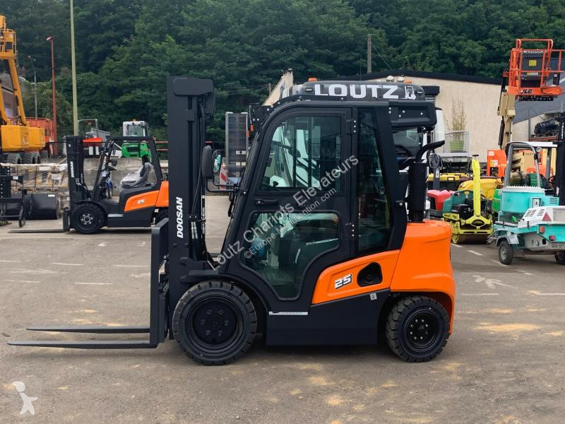 Автопогрузчик Doosan D25NXS