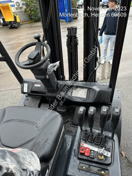 Teleskopický manipulátor Doosan D30NXS