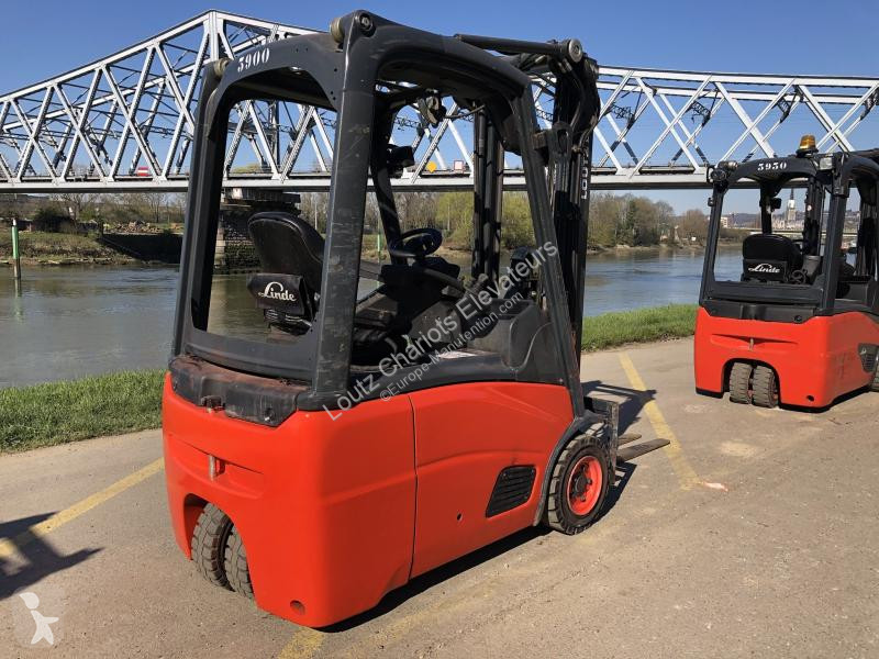 Chariot élévateur Linde  E16C-01