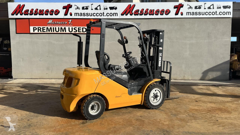 رافعة شوكية XCMG FD35T