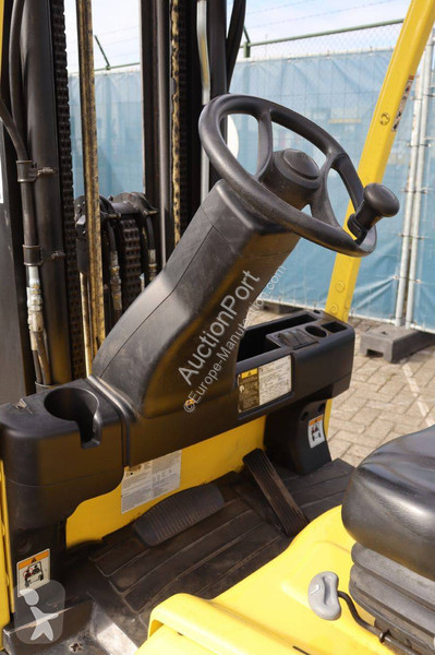 رافعة شوكية Hyster