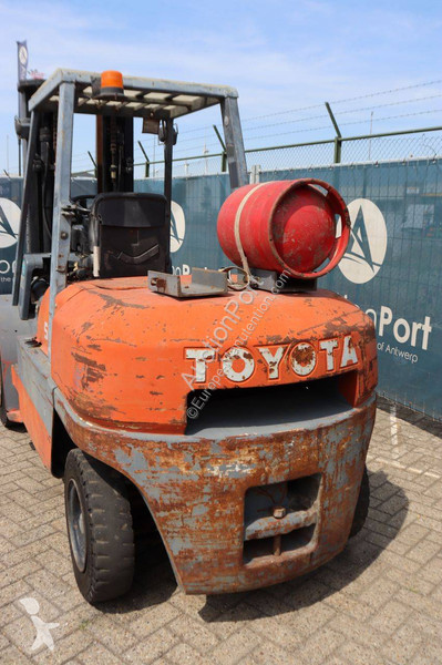 Carretilla elevadora Toyota 52-6FGA50