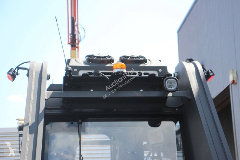 Forklift