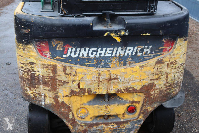 رافعة شوكية Jungheinrich