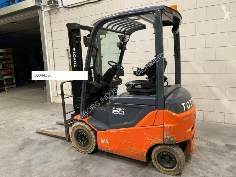 Teleskopický manipulátor Toyota 2 ton Traigo 20...