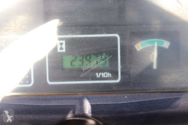 Teleskopický manipulátor Nissan CPQD25N