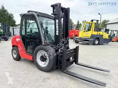 Автопогрузчик Manitou