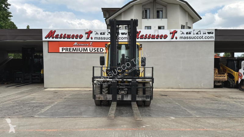 رافعة شوكية Hyundai 80D-7E