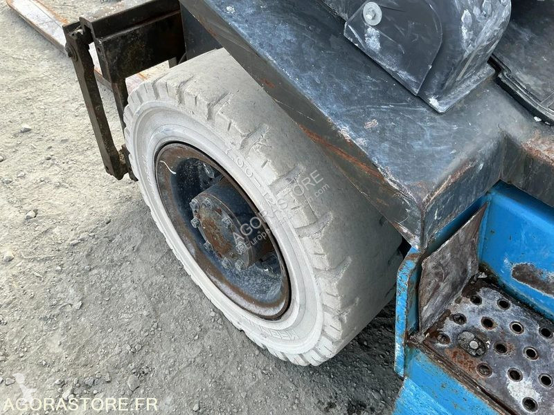 رافعة شوكية Nissan UD02A25PQ - 3F550