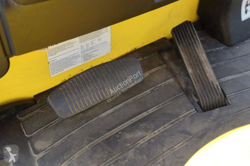 رافعة شوكية Hyster