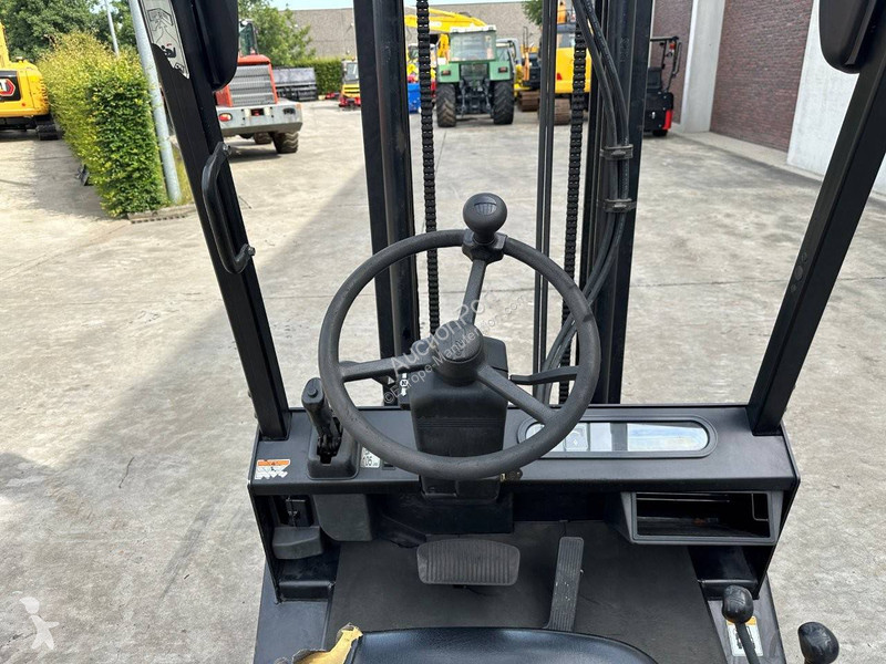 Кар Yale GLP20RF