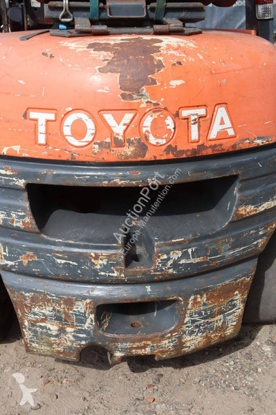 Навантажувач вилковий Toyota 42-6FGF25