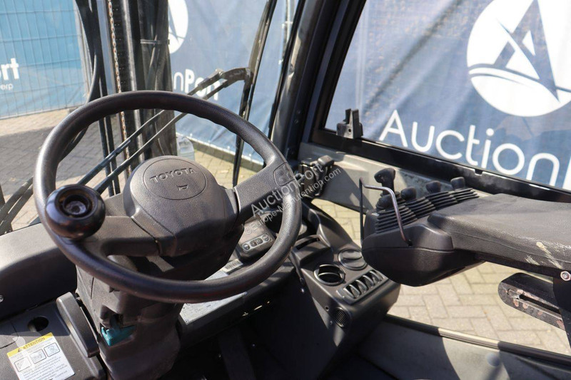 Автопогрузчик Toyota