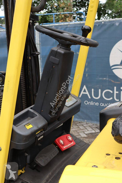 Hyster E3.00XM-847 Forklift