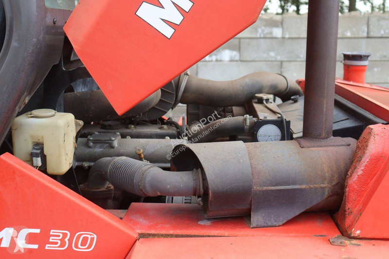 رافعة شوكية Manitou MC 30