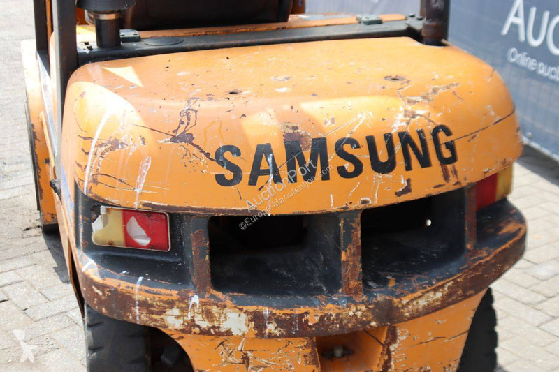 Samsung SF30D Forklift