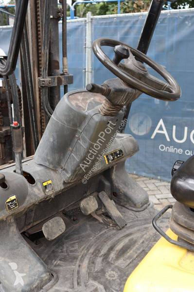 Hyundai 33L-7A Forklift
