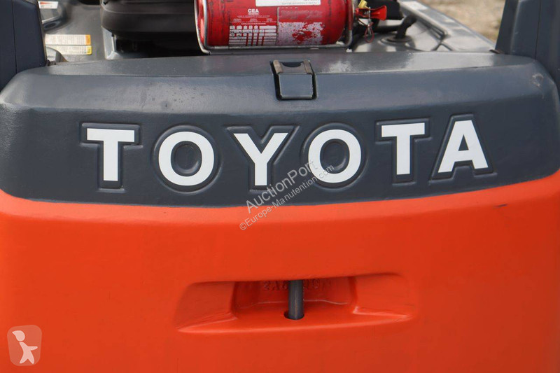 Wózek podnośnikowy Toyota 8FBE18T