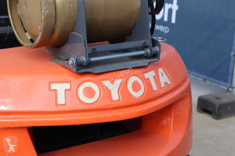 Кар Toyota 42-7FGF25