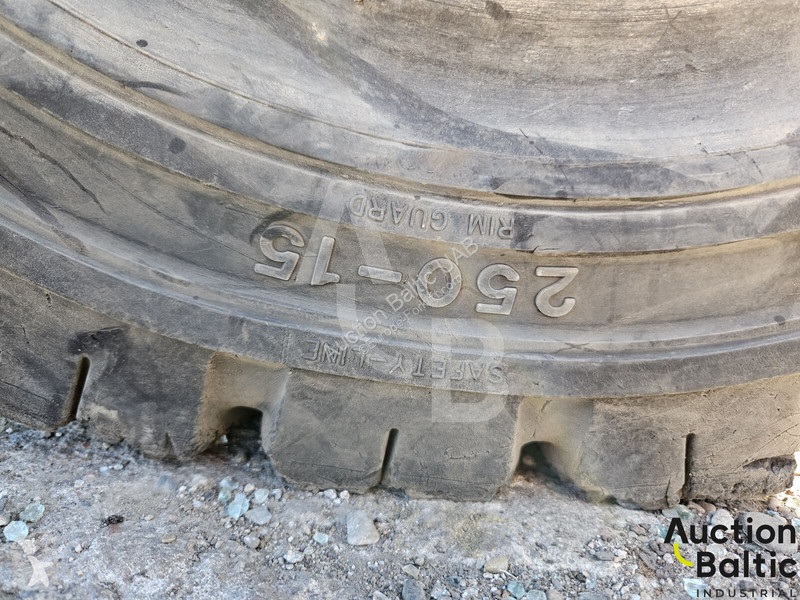 Кар Toyota E 811