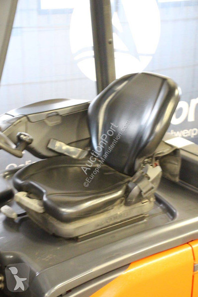 Chariot élévateur Linde E16
