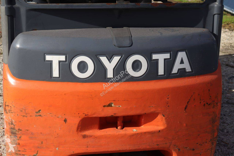 Wózek podnośnikowy Toyota