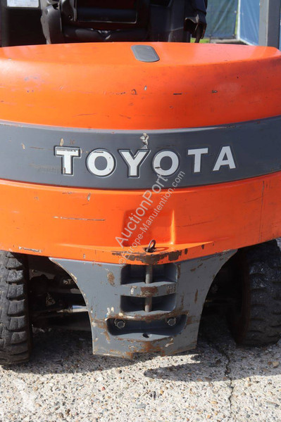 Wózek podnośnikowy Toyota