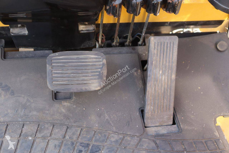 رافعة شوكية Caterpillar EC25NY-AC
