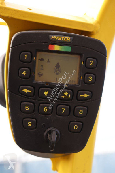 رافعة شوكية Hyster