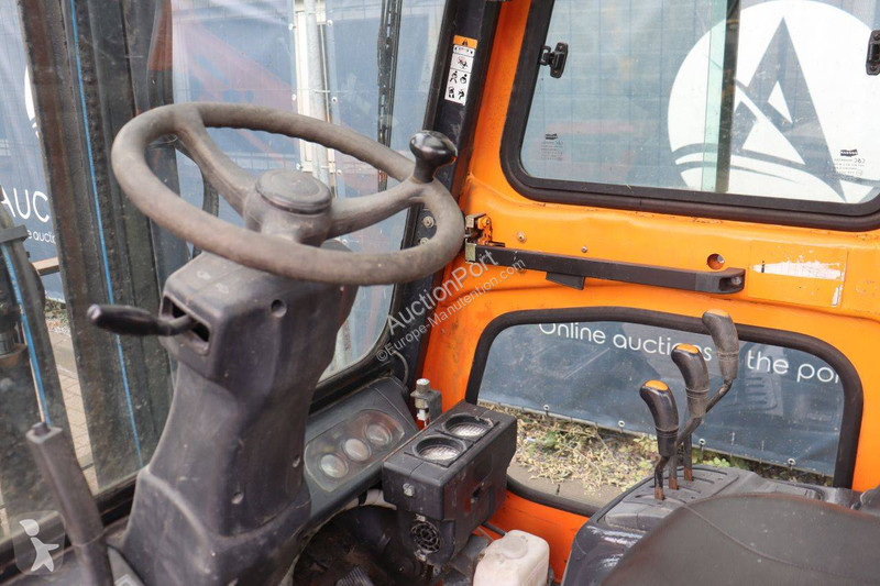 Teleskopický manipulátor Doosan D30S-5