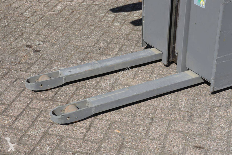 Carretilla elevadora Jungheinrich EMC 110