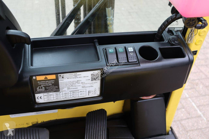 Навантажувач вилковий Hyster MWB