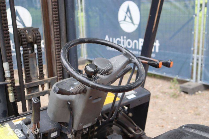 Навантажувач вилковий Doosan G25G