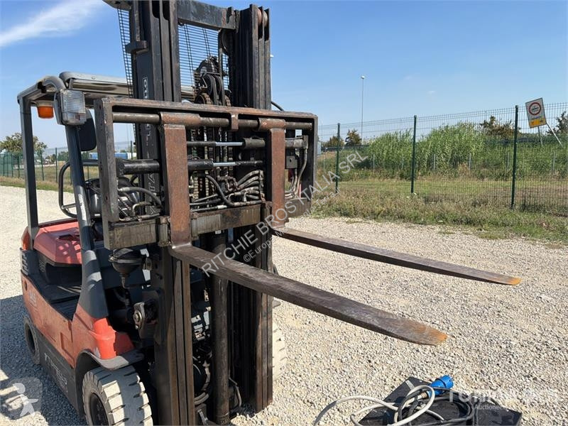Empilhador elevador Toyota 7FBH25