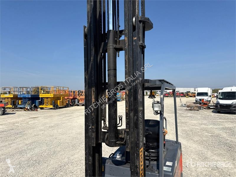 可升降式叉车 Toyota 7FBEF18 1800 kg Electric Forklift