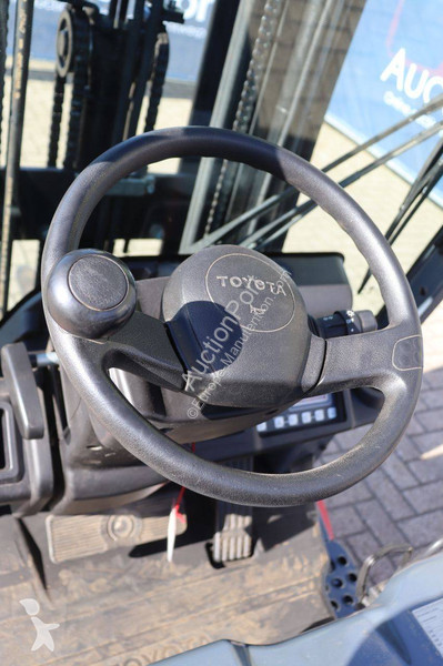 Stivuitor Toyota 8FBEK16T