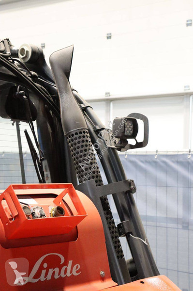 Chariot élévateur Linde T-02