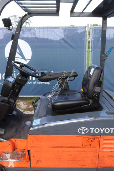 Wózek podnośnikowy Toyota