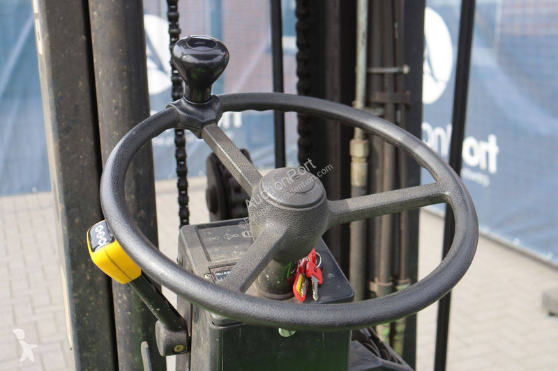 Chariot élévateur Clark EM25S