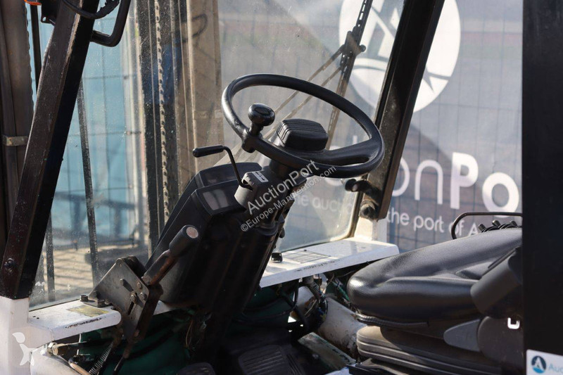 Empilhador elevador Mitsubishi FD30
