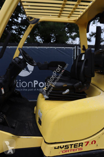 Hyster -32 Forklift