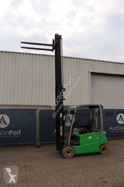 Empilhador elevador Cesab B420