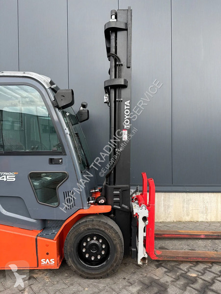 Teleskopický manipulátor Toyota 8FBMT45