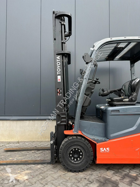 Teleskopický manipulátor Toyota 8FBMKT25