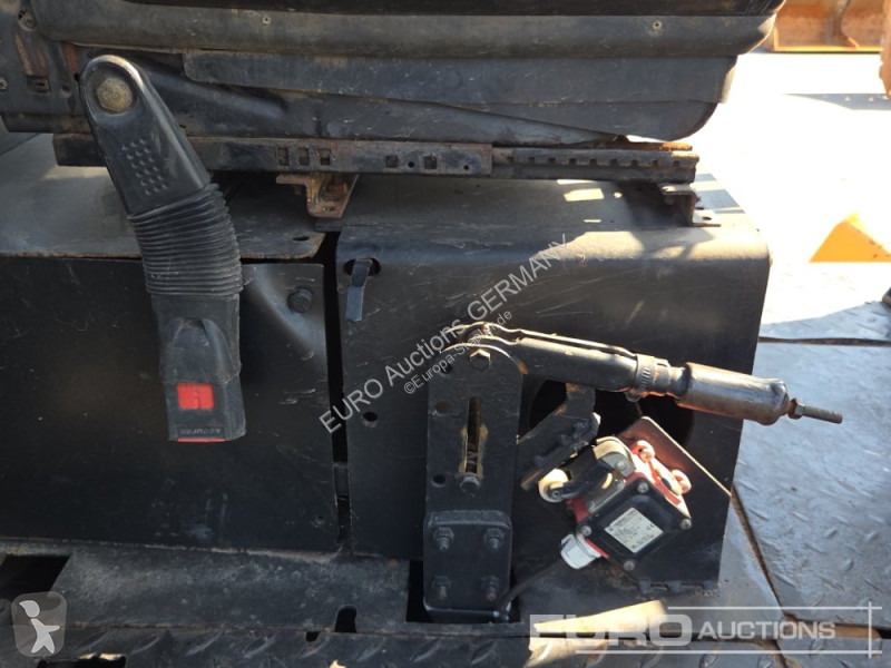 رافعة شوكية Caterpillar V130