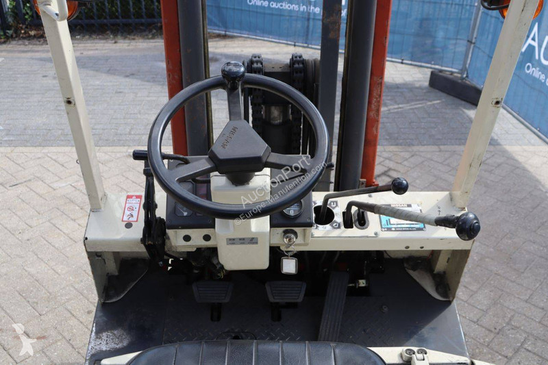 Teleskopický manipulátor Nissan KCUGH02F350