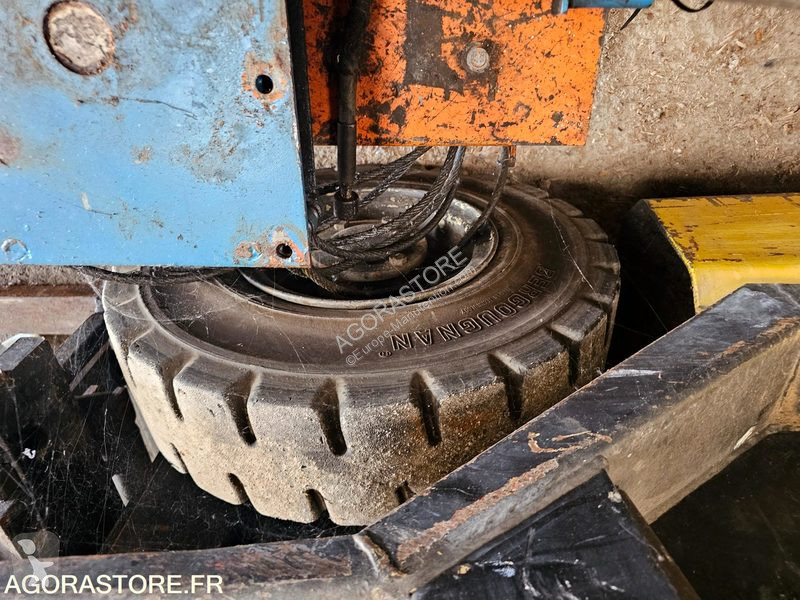 Yale  Forklift